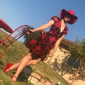 Diane Von Furstenberg adorable silk chiffon dress.